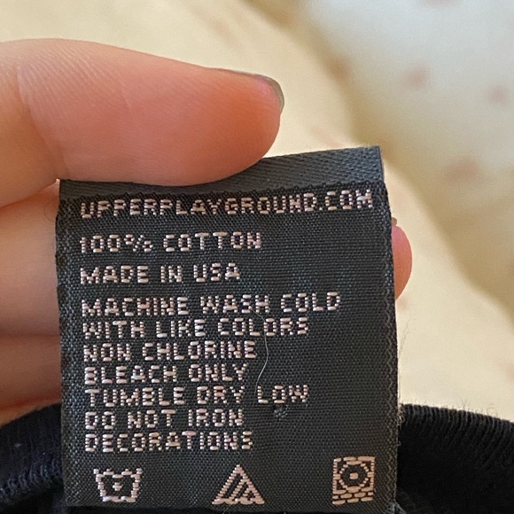 Size small. Model is 5’7, 140lbs. - Picture 4 of 4